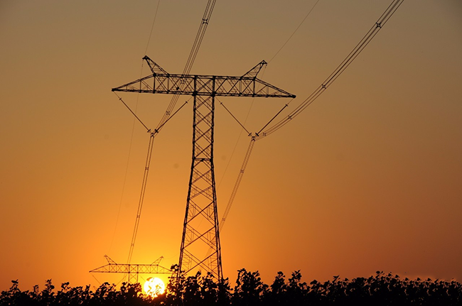 输电线路杆塔倾斜实时在线监测装置，线路“忠诚守卫”