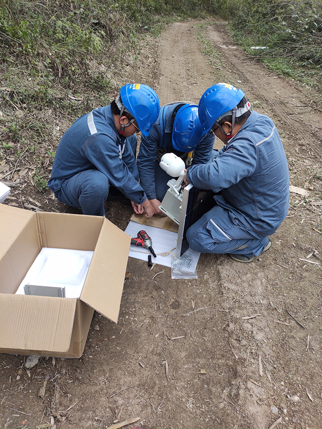 为了线路更好的安全,架空线路图像视频监测装置(简易球机)