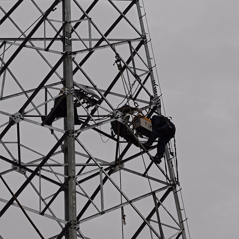 2025.04.14 输电线路非接触式故障诊断装置 安装案例