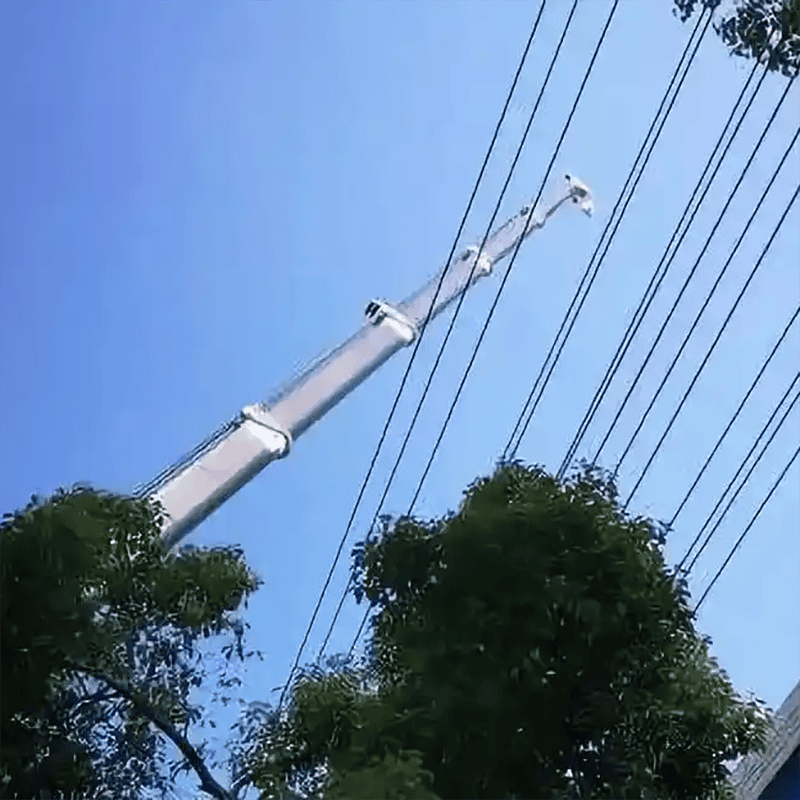 吊车与高压电狭路相逢?近电防触碰智能预警装置来解围